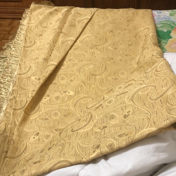 New Queen size Gold bedsheets & 2 pillow cases. - Picture 3 of 6